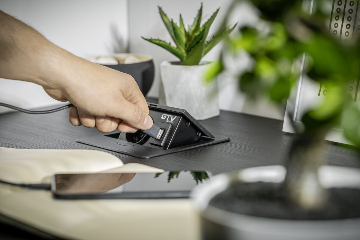 Produžni kabel stolni ugradni AVARO, 1x schuko utičnica, 2xUSB A, kabel 1.5m, crni