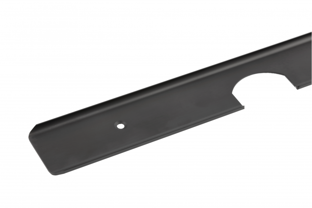 Kutni rubni okov h-38 crni