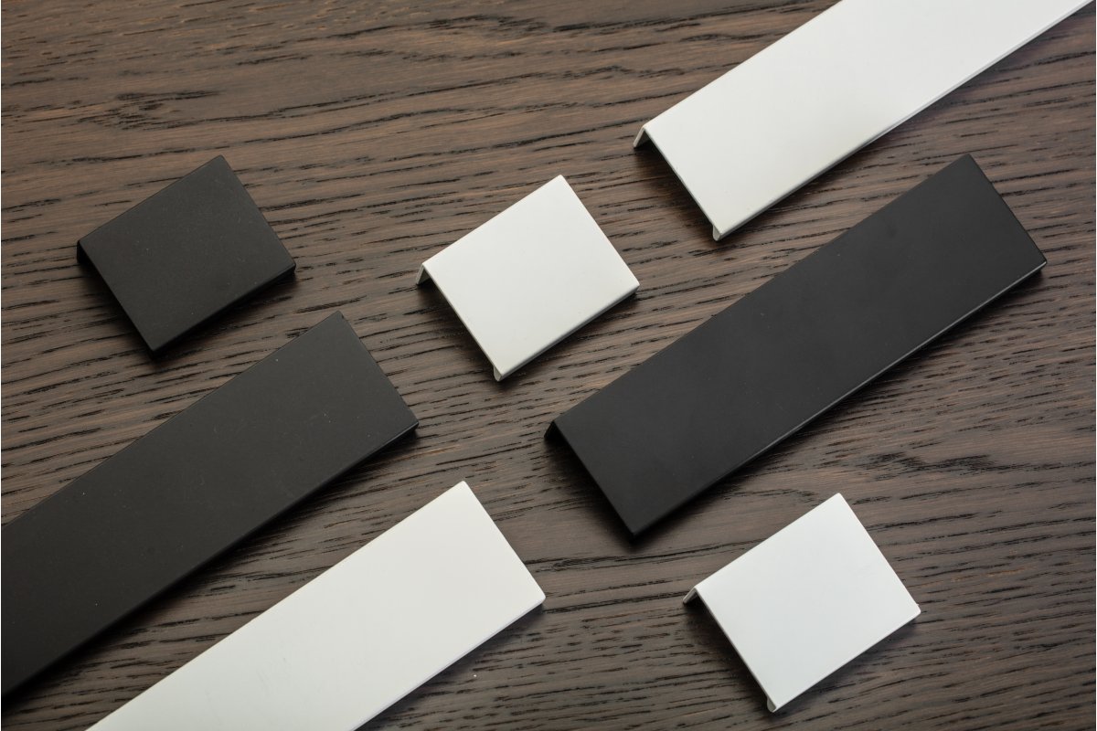 Aluminijska ručkica HEXI; 96x150, mat bijela