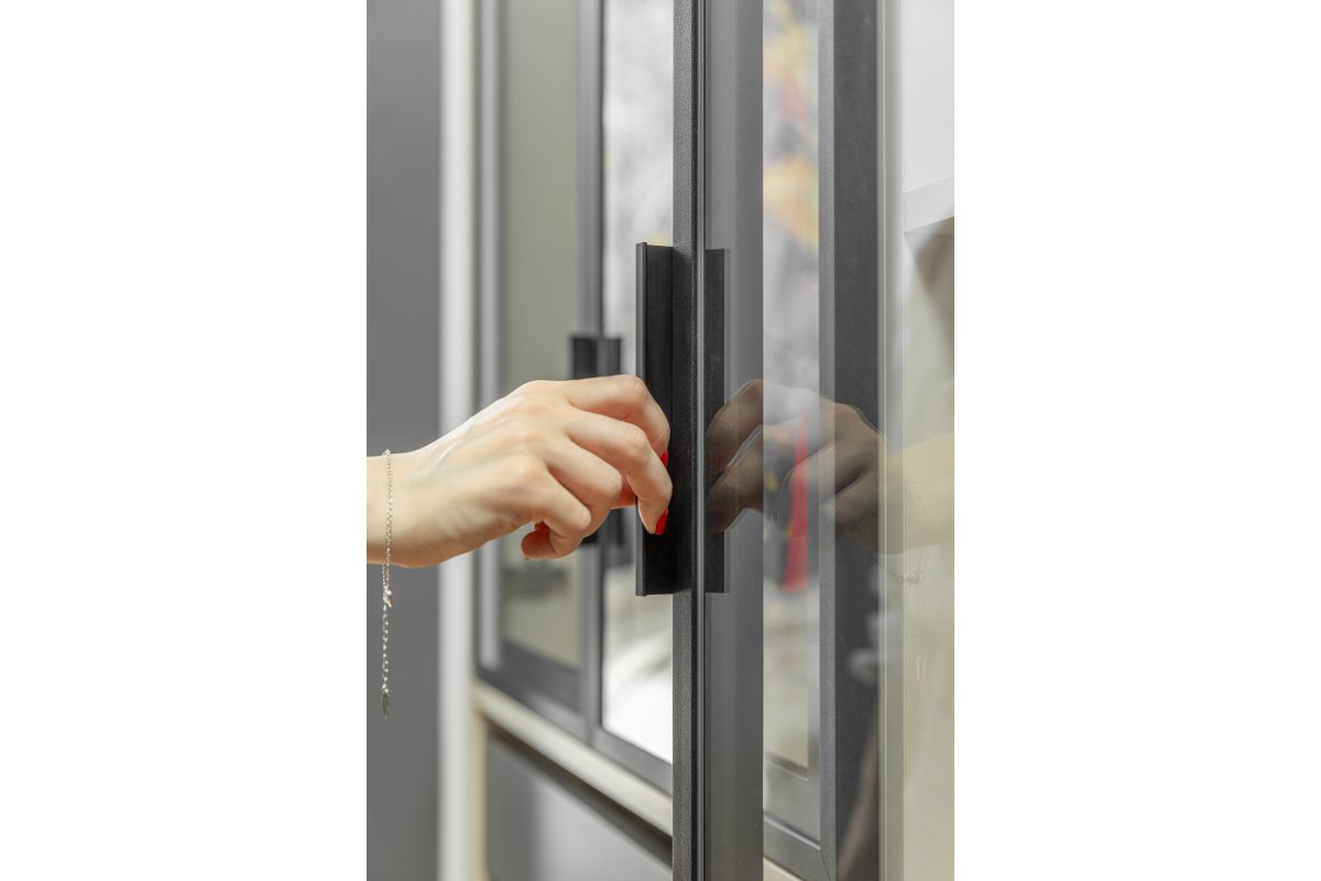 Aluminijska ručkica HEXI; 96x150, mat crna