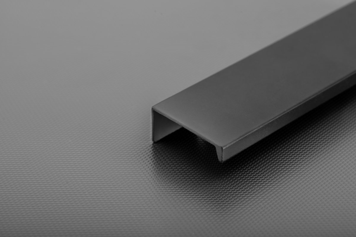 Aluminijska ručkica HEXI; 96x150, mat crna