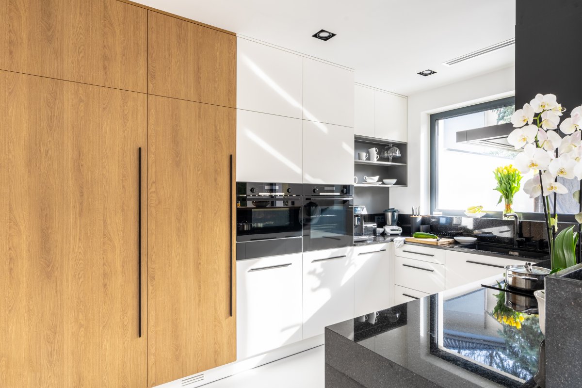 Ručka PILLAR LONG  C=3x352 mm, L=1200 mm, crna