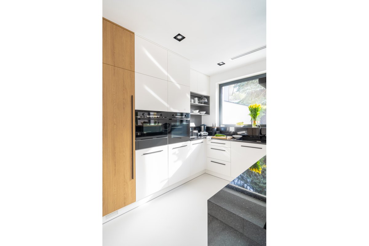 Ručka PILLAR LONG  C=3x352 mm, L=1200 mm, crna