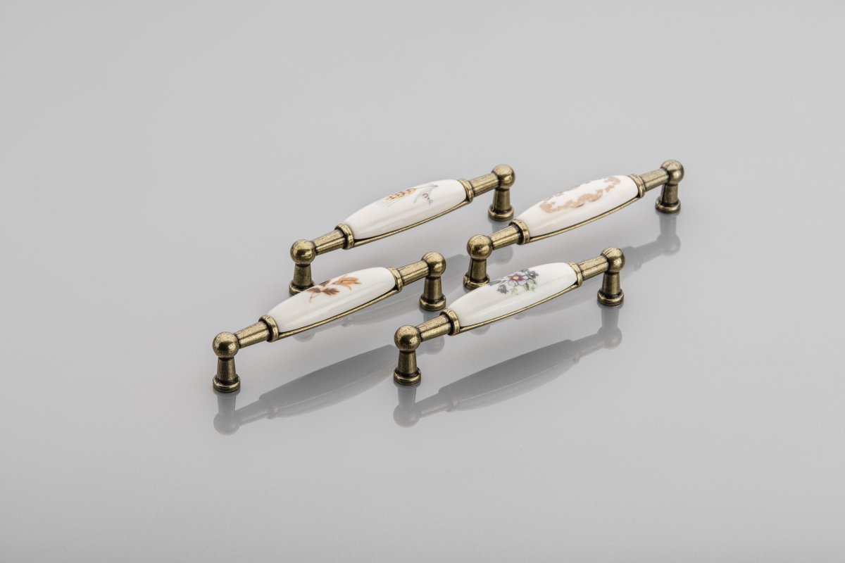 Porculanska ručkica (staro zlato) smeđi cvijet, L-96 / WP-0728 BB