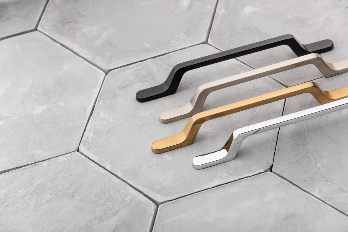 Ručkica FLAVIO c=96 mm, zlatna bronca