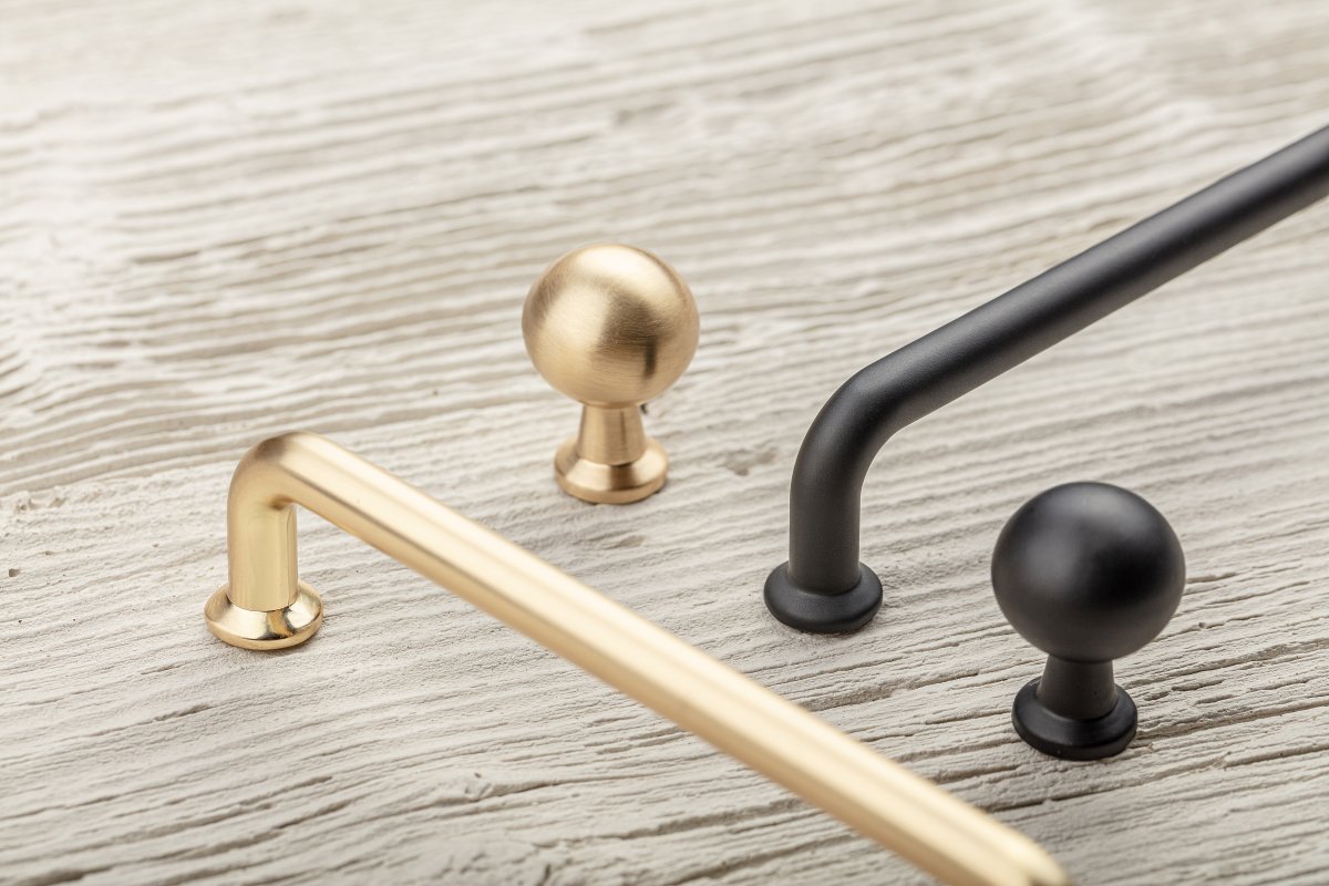 Ručkica  NORD, C=160 mm, četkano zlato