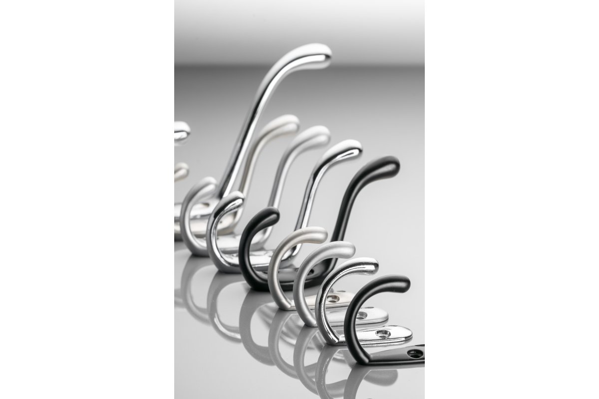 Aluminijska vješalica MALAGA A0, crna