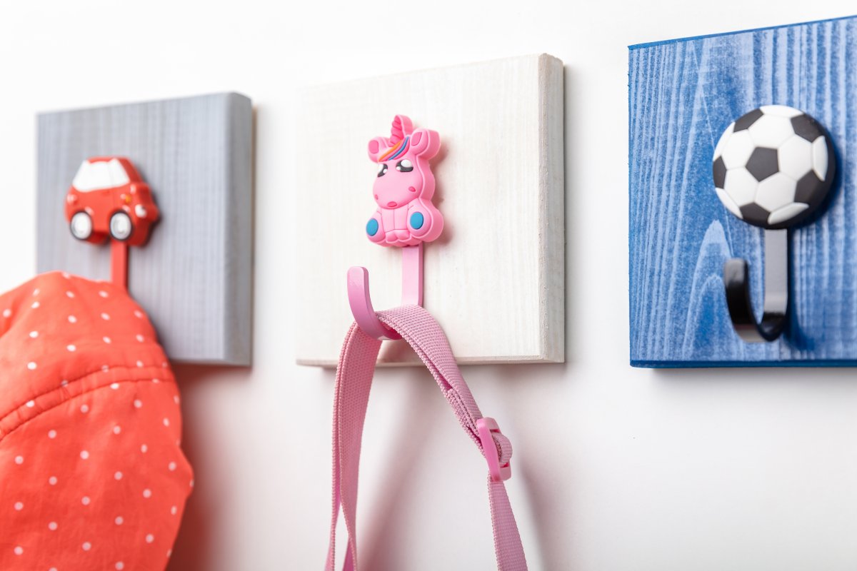 Dječja vješalica lopta, crno - bijela