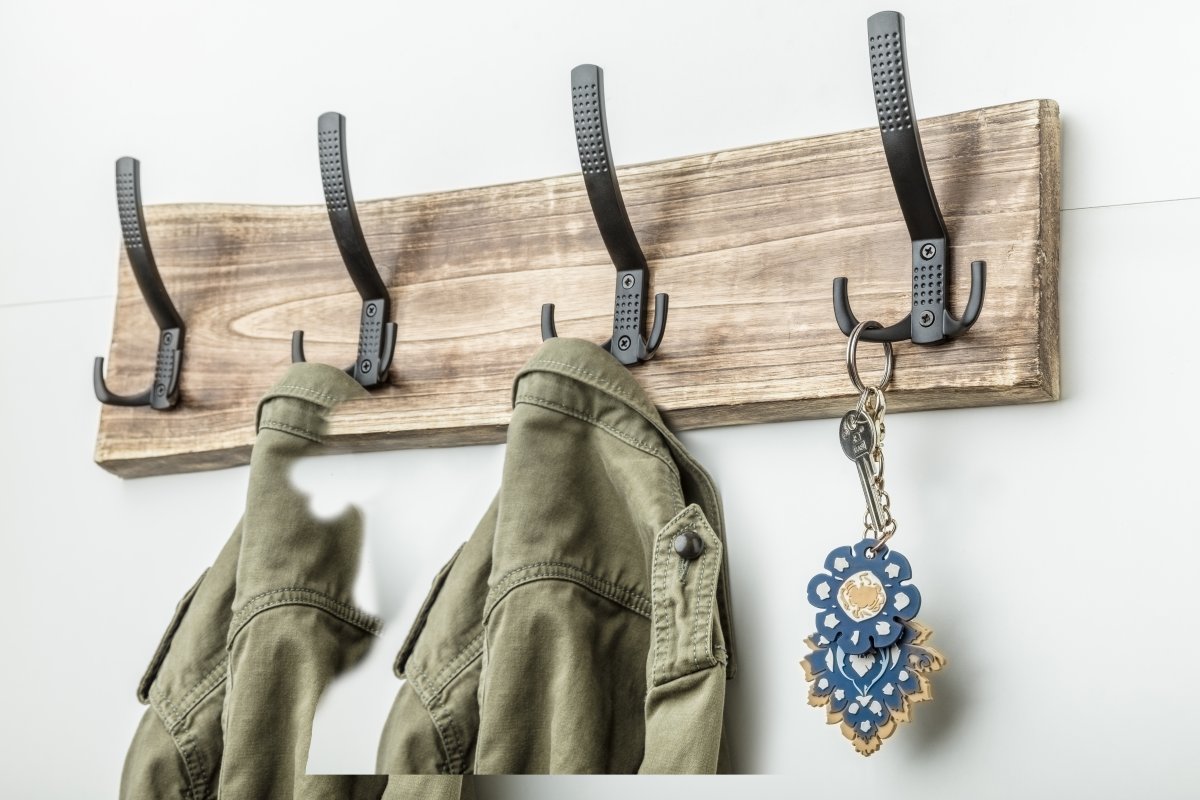 Vješalica K-2343 A , crna