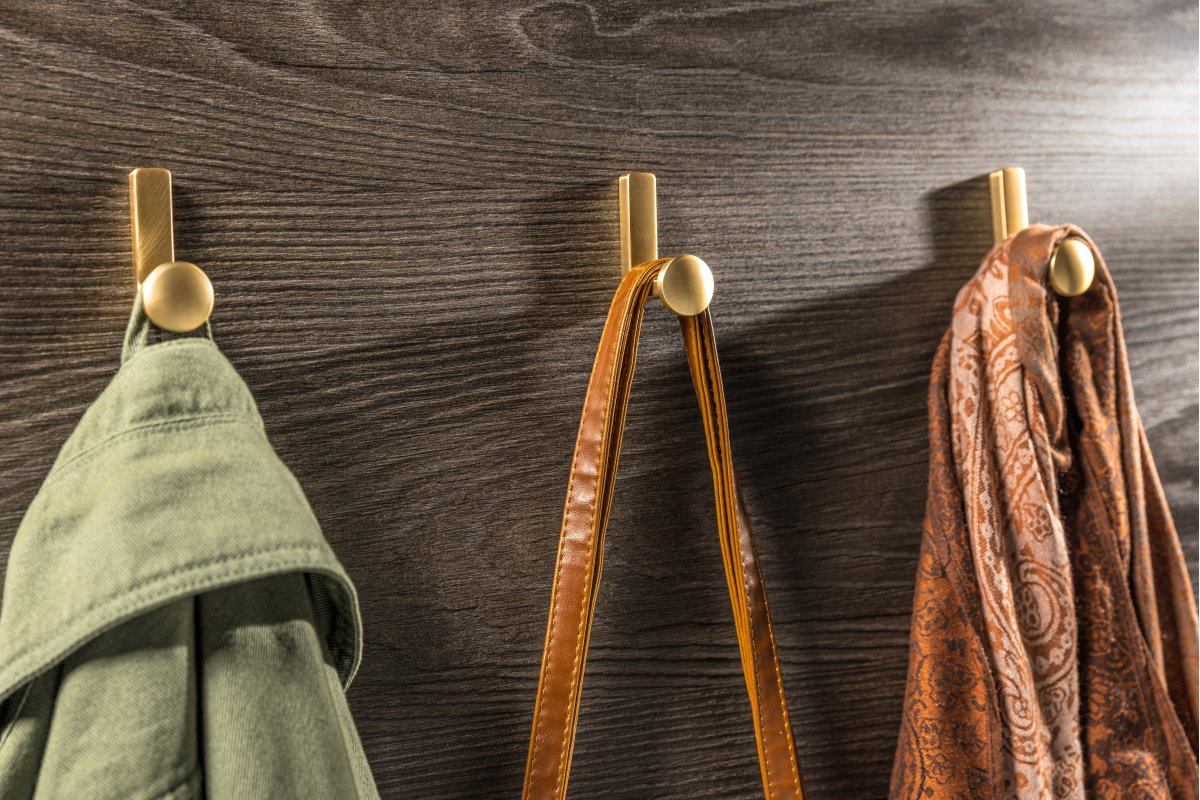 Vješalica  ARCO,  ZnAl, četkano zlato